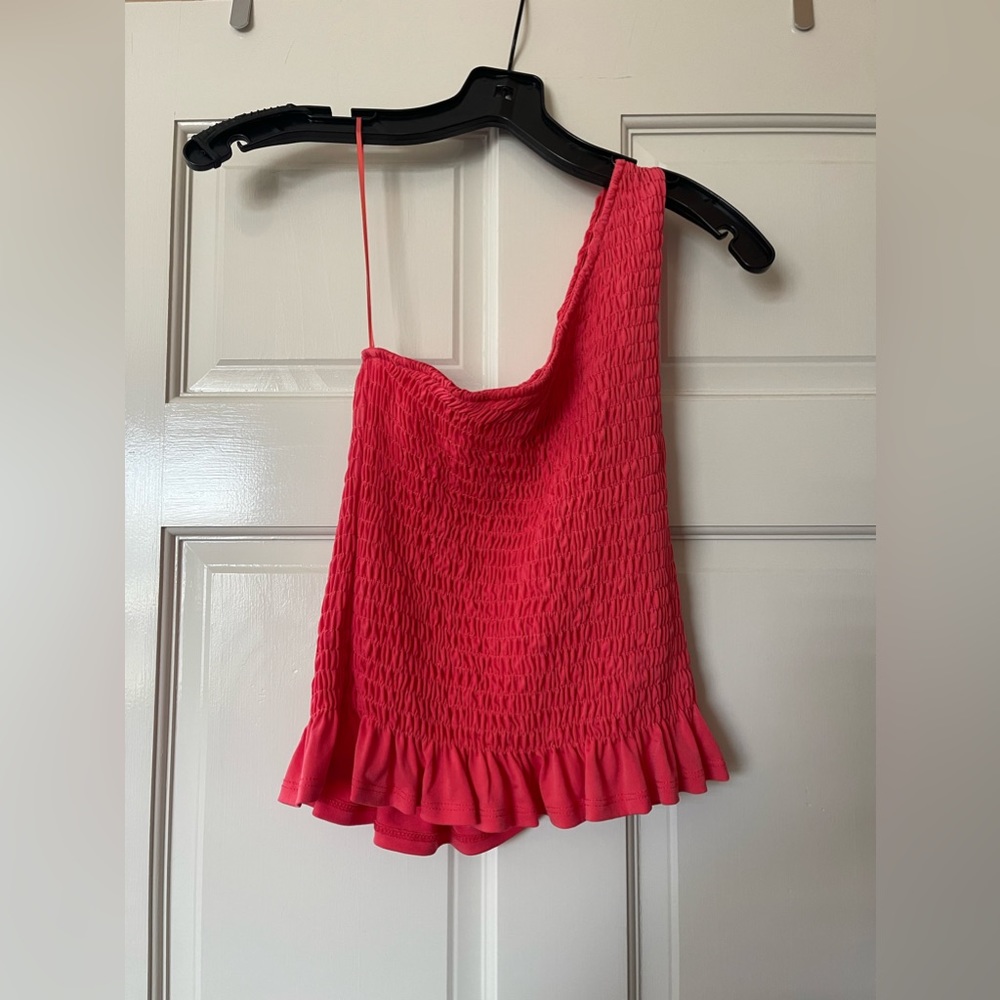 AQUA one shoulder top w/ ruffle- size M